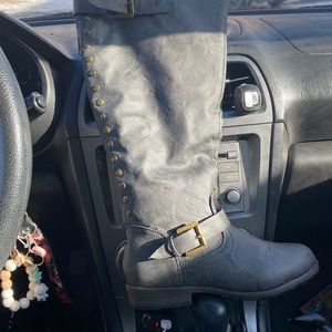 1 pair of knee high boots brand new